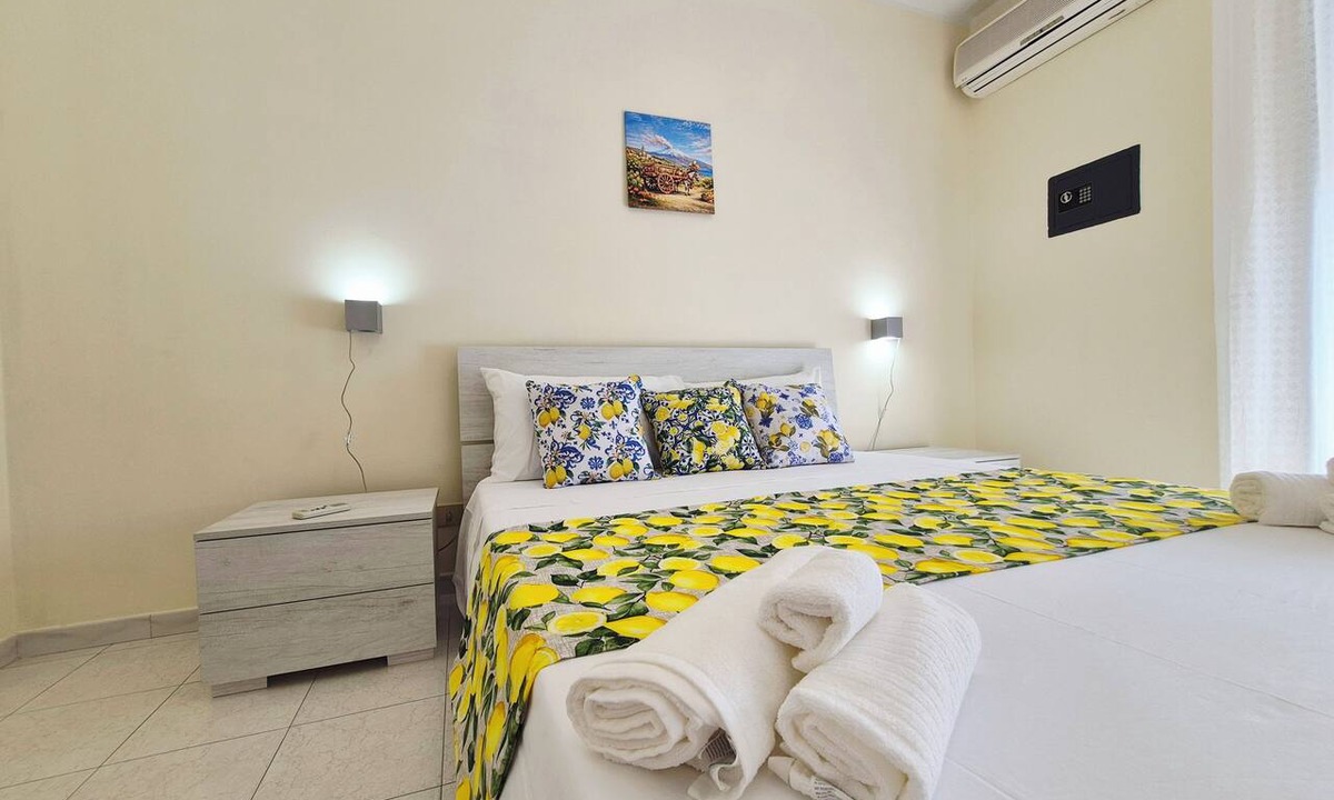 Trappitello Apartment | 100 m² apt with free parking over the citrus garden– for families in Trappitello