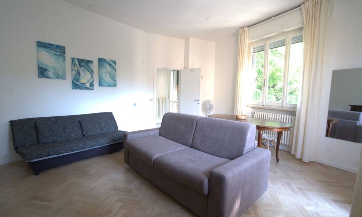 San Giuliano a Mare Apartment | 118 m2 apartment, ideal for up to 7 people, on the 2nd floor of a building with lift.Located in San Giuliano Mare, north of the canal port and a few minutes from the historic center, it enjoys a strategic position that allows you to easily reach the beac