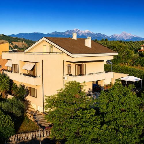Atri Apartment | Abruzzo Hills Villa