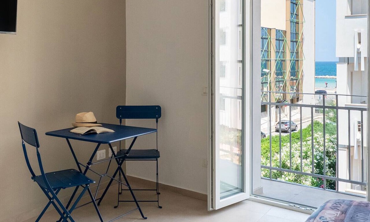 Municipio 1 Apartment | Alba Chiara Guest House - City View by BarbarHouse