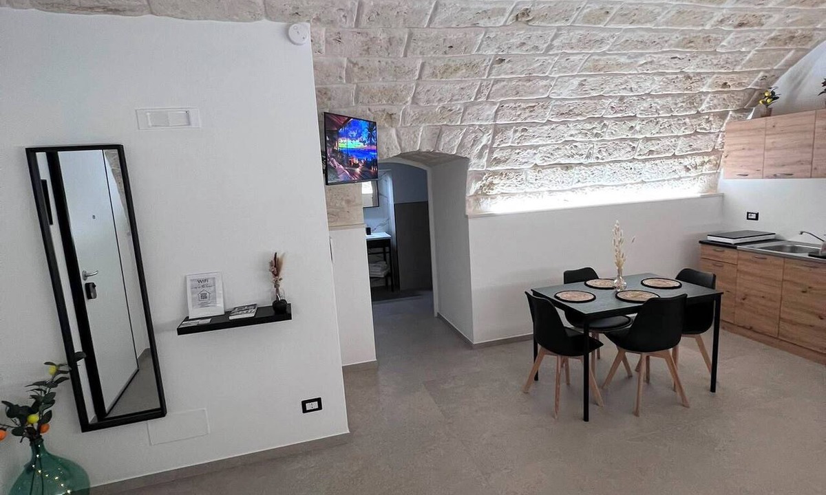Triggiano House | An elegant and sophisticated vacation home located in Triggiano, 10 minutes from Bari