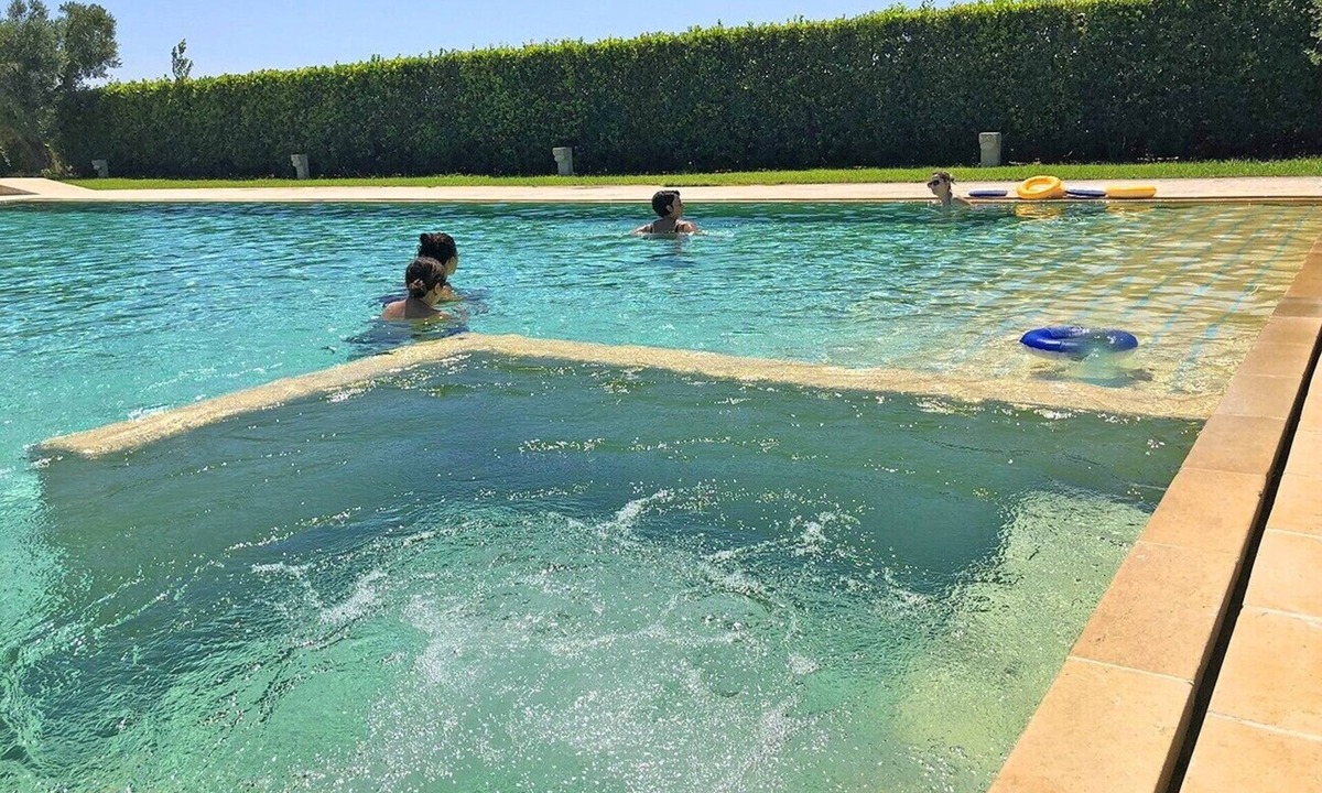 Otranto Apartment | Apartment "Bungalow Italia" close to the Sea with Shared Pool & Air Conditioning