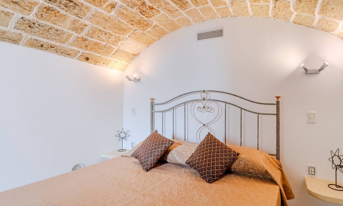 Matino Apartment | Apartment 'Elena Inn' with Private Terrace, Wi-Fi and Air Conditioning