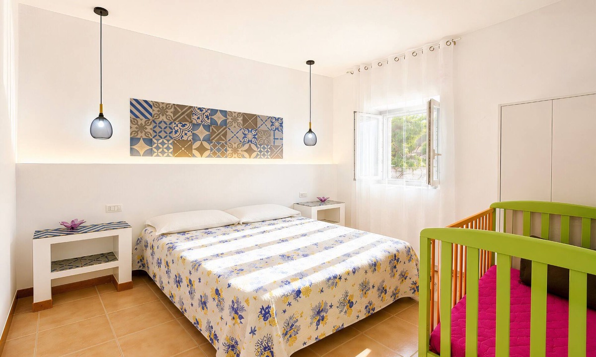 Peschici Apartment | Apartment 'Francesca, Trilo A' with Shared Terrace, Wi-Fi and Air Conditioning