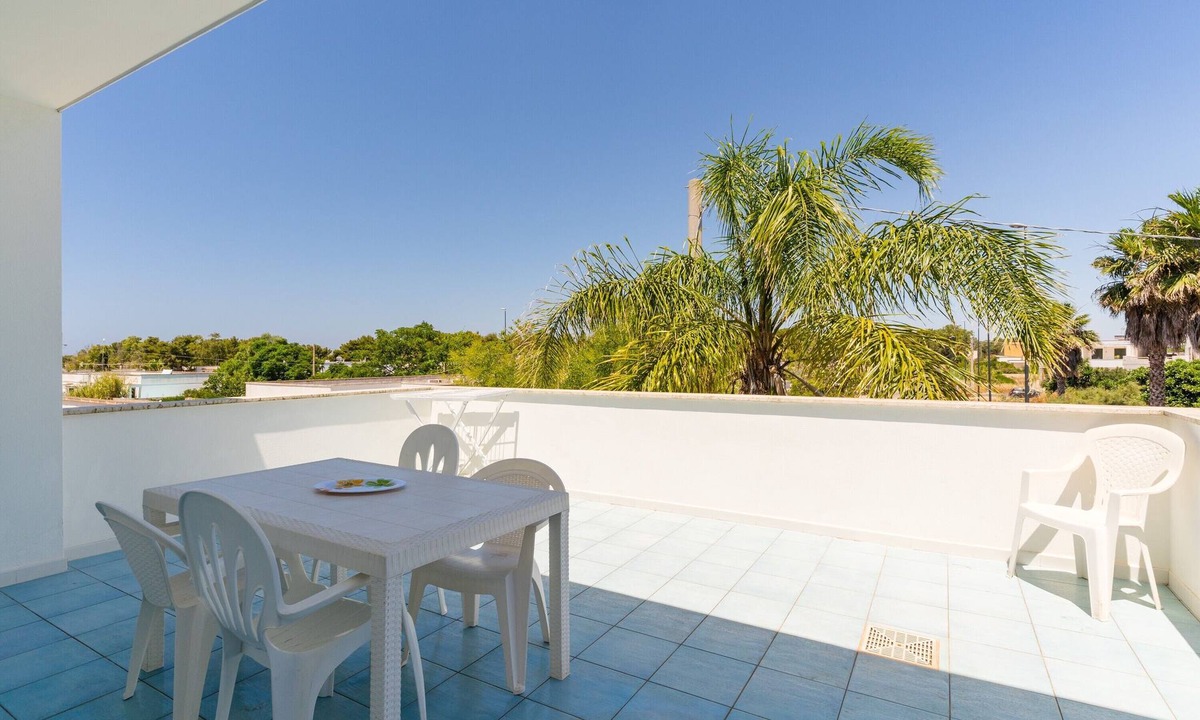 Marina di Mancaversa Apartment | Apartment 'Residence La Perla - Zaffiro' with Balcony and Air Conditioning