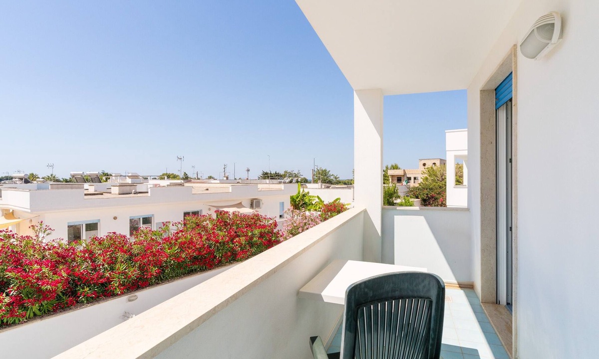 Marina di Mancaversa Apartment | Apartment 'Residence La Perla - Rubino' with Balcony and Air Conditioning