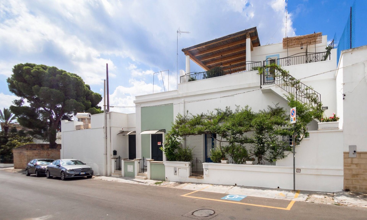 Santa Maria di Leuca Apartment | Apartment 'Casa Fiammetta' with Sea View, Private Terrace and Air Conditioning