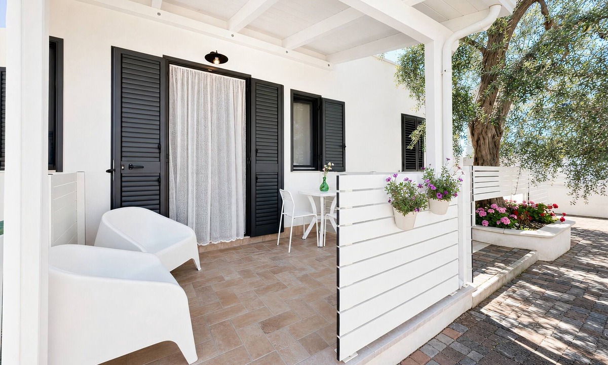 Mattinata Apartment | Apartment 'Le Case Di Chri' with Wi-Fi and Air Conditioning