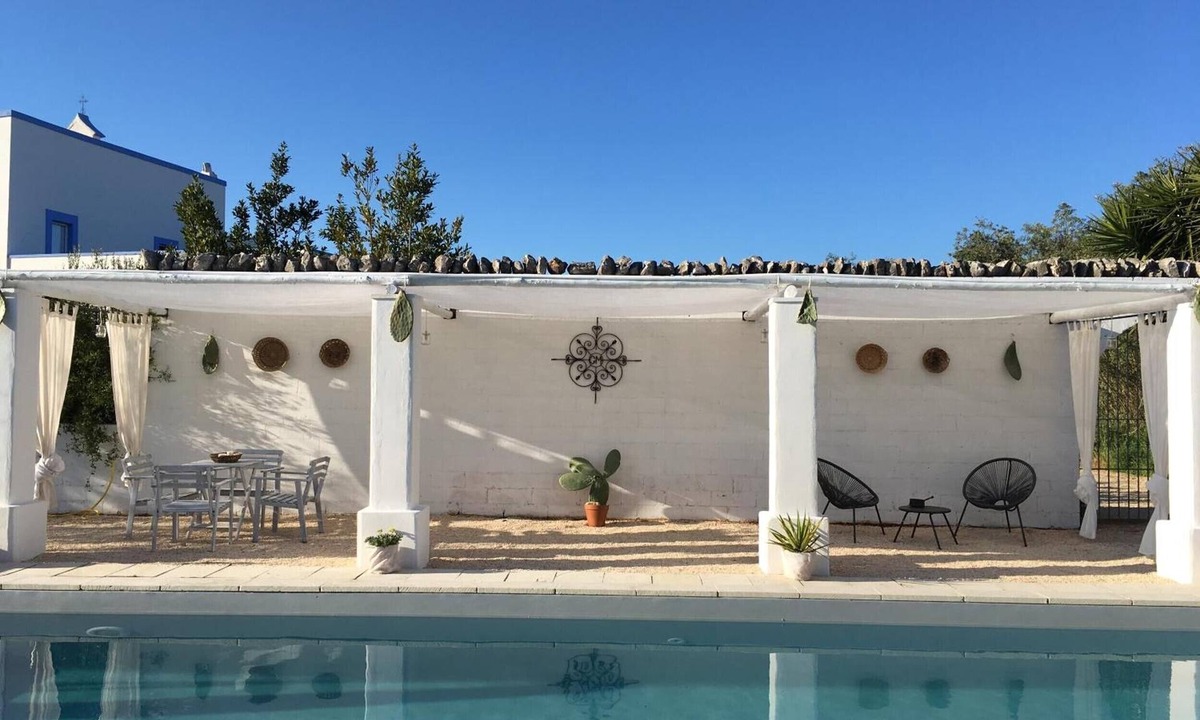 Polignano a Mare Apartment | Apartment 'Masseria San Martino' with Shared Pool, Wi-Fi and Air Conditioning