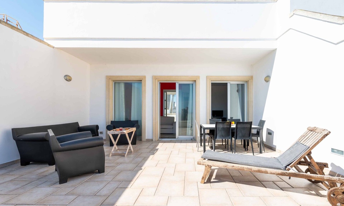 San Foca Apartment | Apartment 'Terrazza Sul Mare' with Sea View, Private Terrace and Air Conditioning