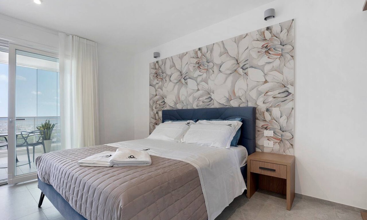 Municipio 3 Apartment | Apartment 'U Gnore - Polpo Room' with Sea View, Wi-Fi and Air Conditioning