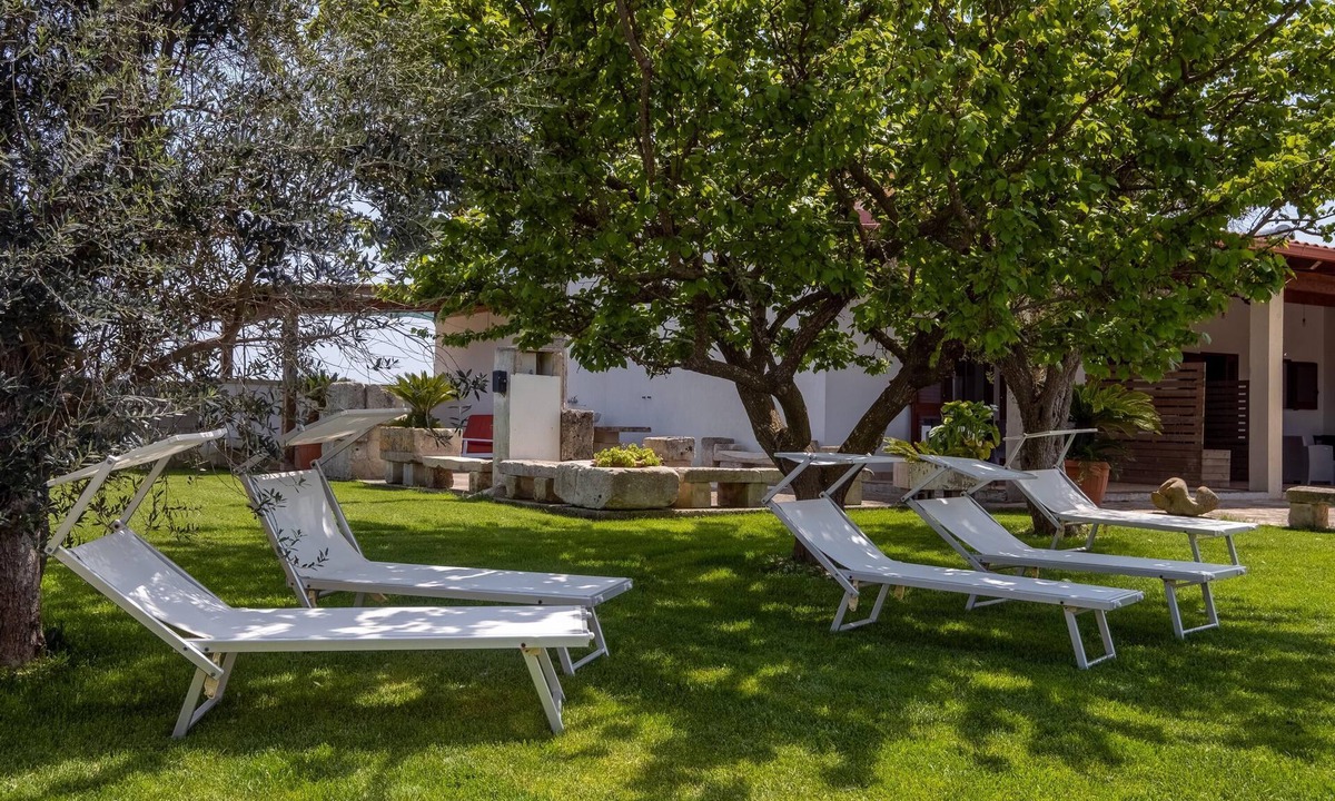 Uggiano la Chiesa Apartment | Apartment 'Villa Maddalena - Monolocale 1' close to the Sea with Garden & Wi-Fi