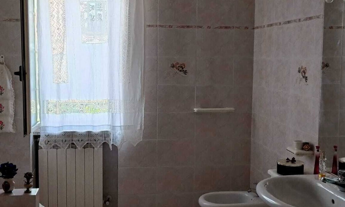 Frascineto Apartment | Apartment with 3 bedrooms, 3 bathrooms and large living room with terrace