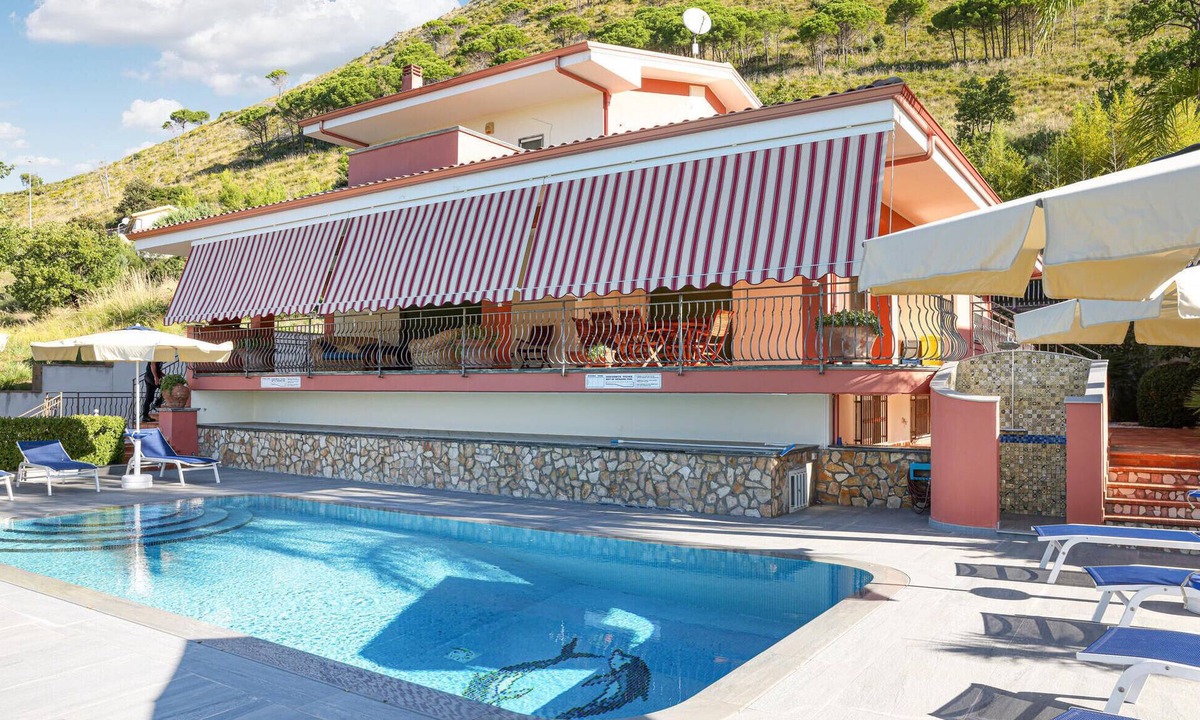 Tortora House | Beach front home in Tortora -CS-