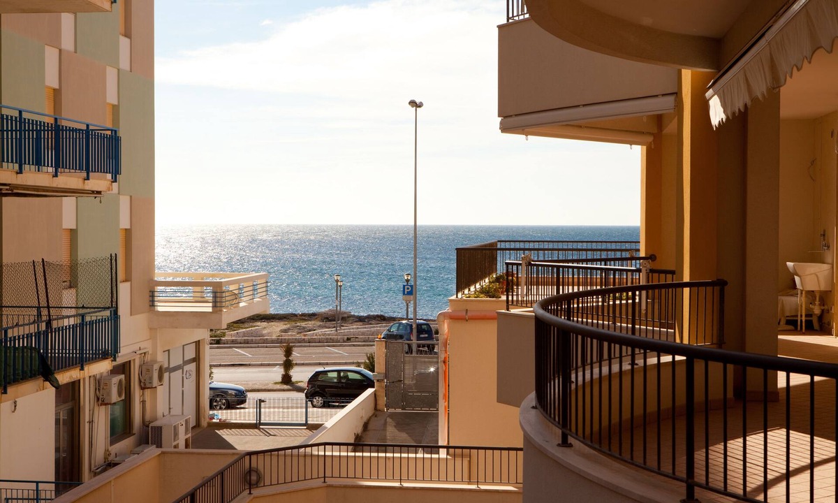 Il Monte Apartment | Beachfront apartment in Residence Rosa Virginia Pool