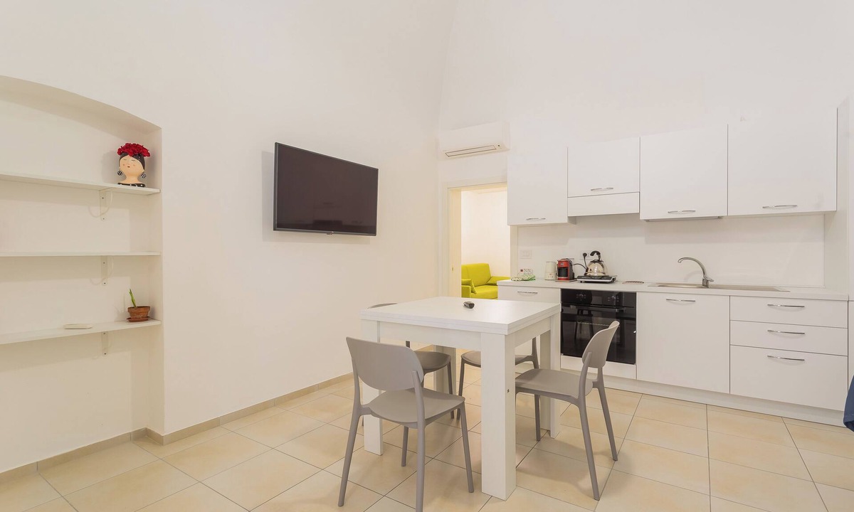 Mottola Apartment | Beautiful 1-bedroom apartment with AC in peaceful Mottola relax, history, nature