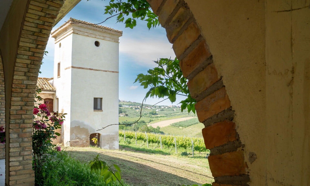 Citta Sant'Angelo Apartment | Beautiful apartment for 4 people with WIFI, pool, TV, pets allowed and panoramic view