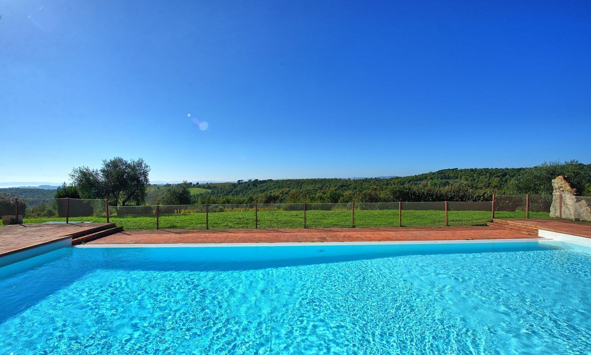 Castelnuovo Berardenga Apartment | Beautiful apartment for 2 people with pool, A/C, TV and panoramic view, close to Siena