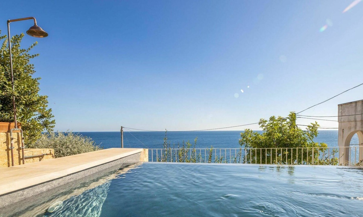 Diso Apartment | Beautiful apartment for 7 guests with A/C, WIFI, private pool, TV, terrace and parking