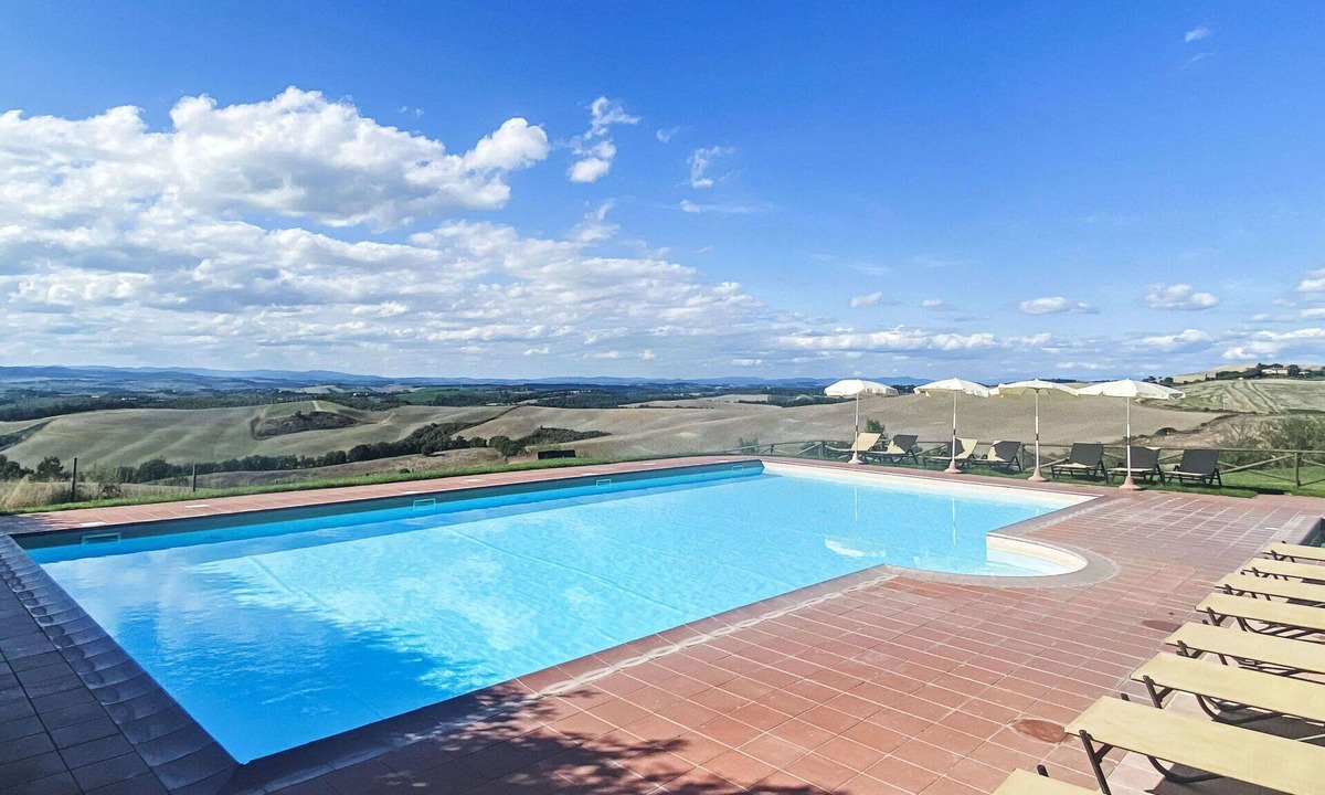 Bollano Villa | Beautiful apartment in villa for 4 guests with WIFI, pool, patio, pets allowed and panoramic view