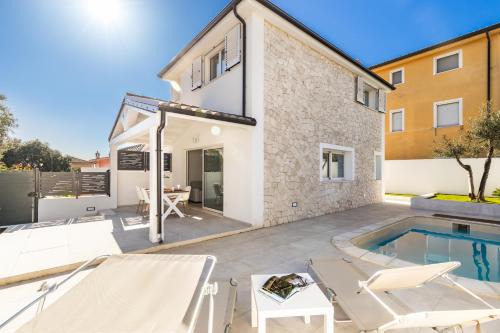 Santa Maria Navarrese House | Bynos Central with pool