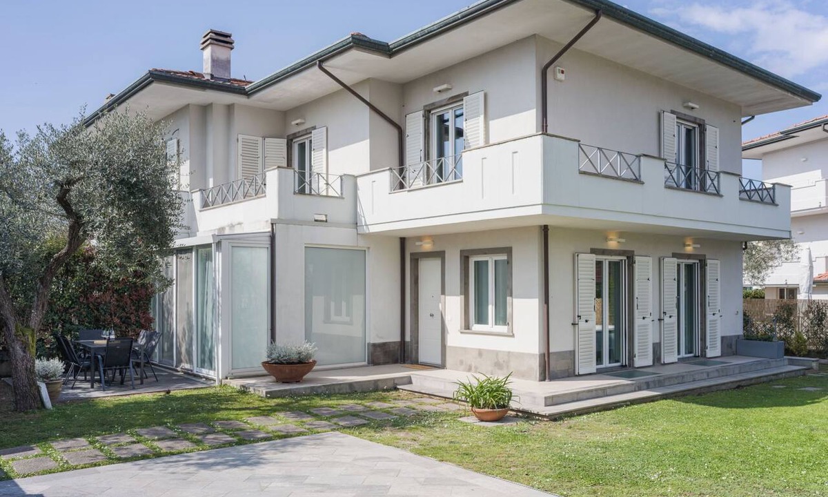 Marina di Massa House | Casa a un passo dal mare by Interhome