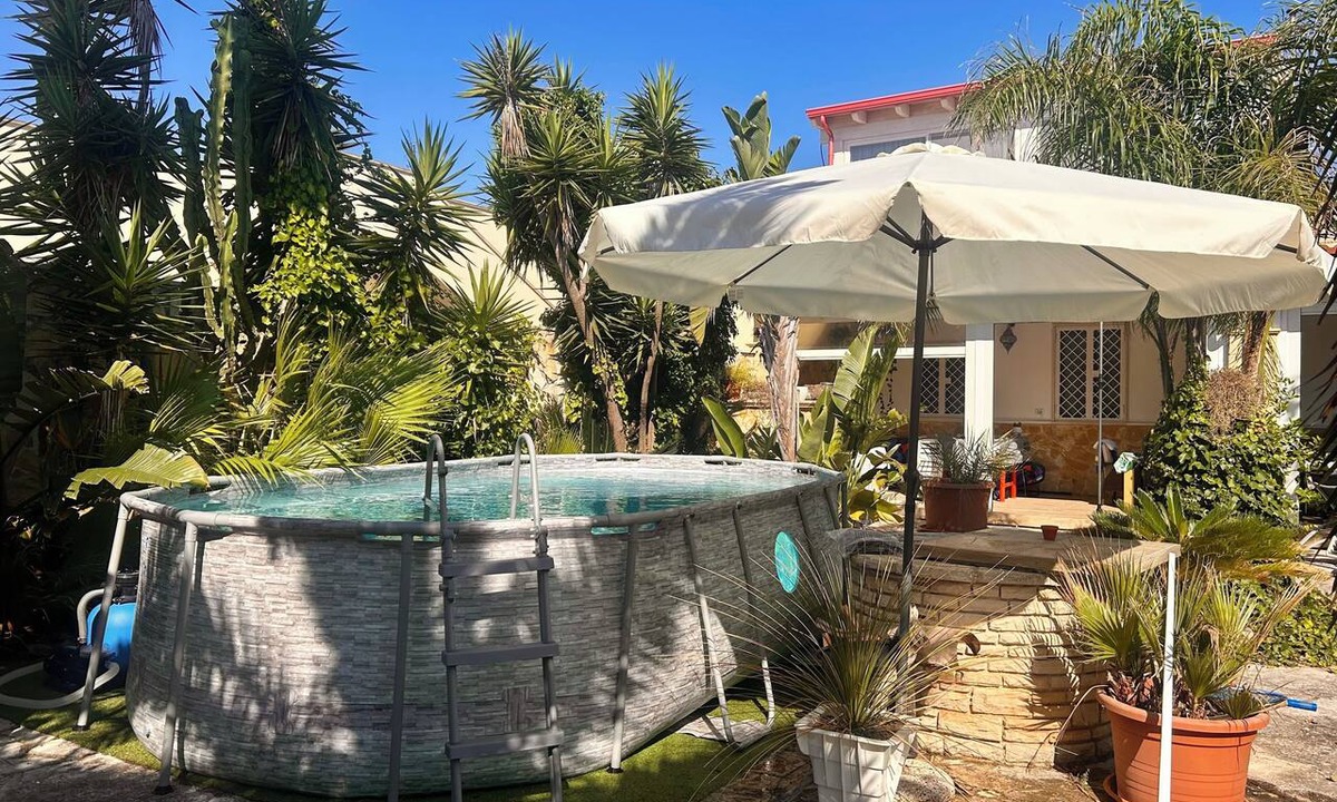 Torre Chianca Villa | Charming detached villa for up to 8 people 150 meters from the sea