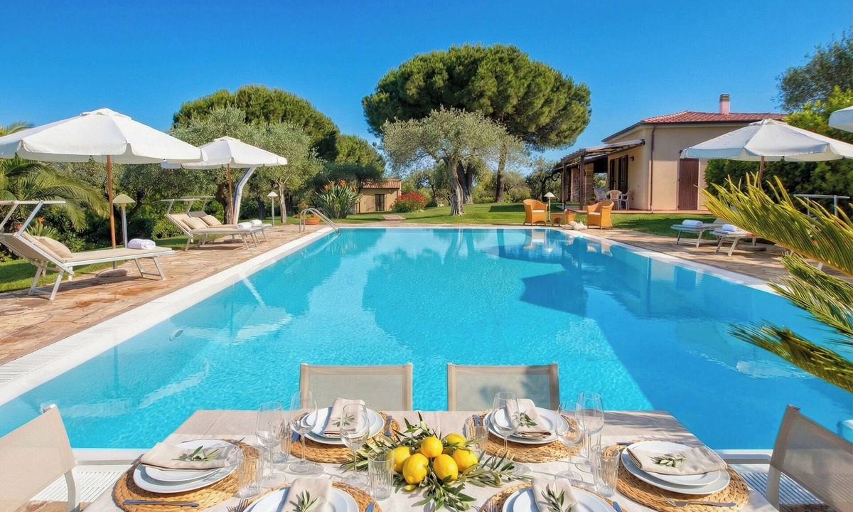 Alghero Villa | ClickSardegna Villa Luna in Alghero: with infinity pool and beautiful garden