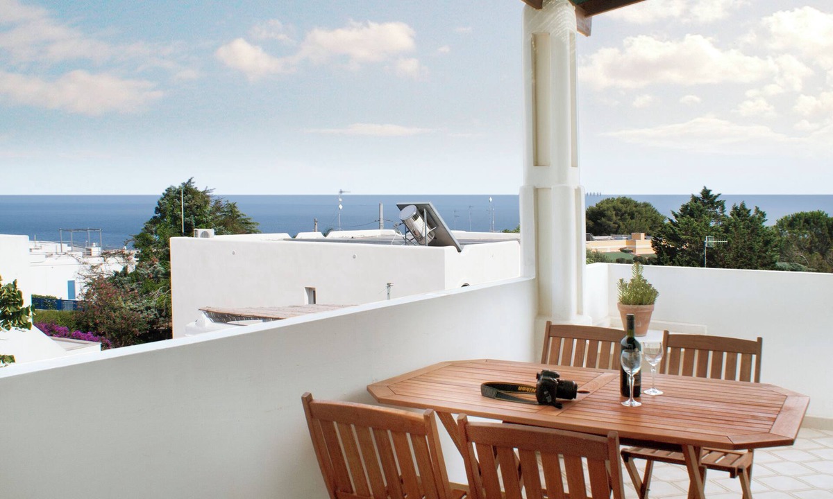 Santa Cesarea Terme Apartment | Comfortable apartment with terrace SEA VIEW just 200 meters from the coast