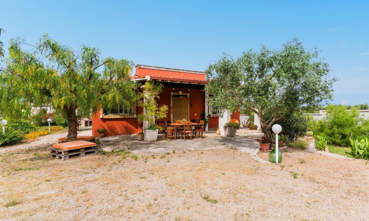 Parati House | Countryside House 'Maison D'Artemisia' with Private Garden and Air Conditioning