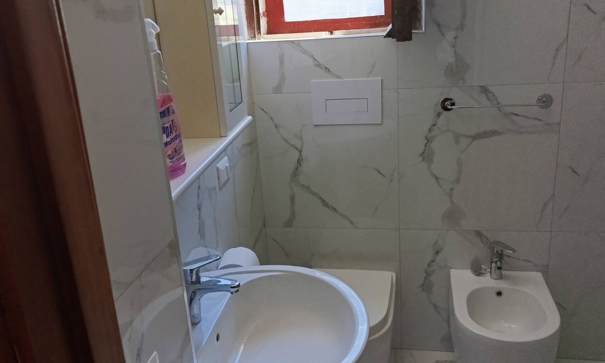 Vico del Gargano Apartment | Cozy House in Villa sleeps 9 2 bathrooms large veranda 3 doubles
