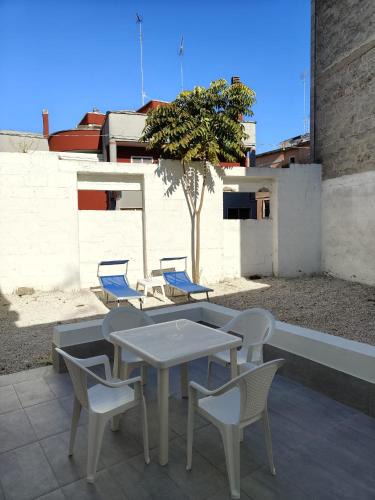 Brindisi House | Dimora Fulvia interno appartamento con giardino privato