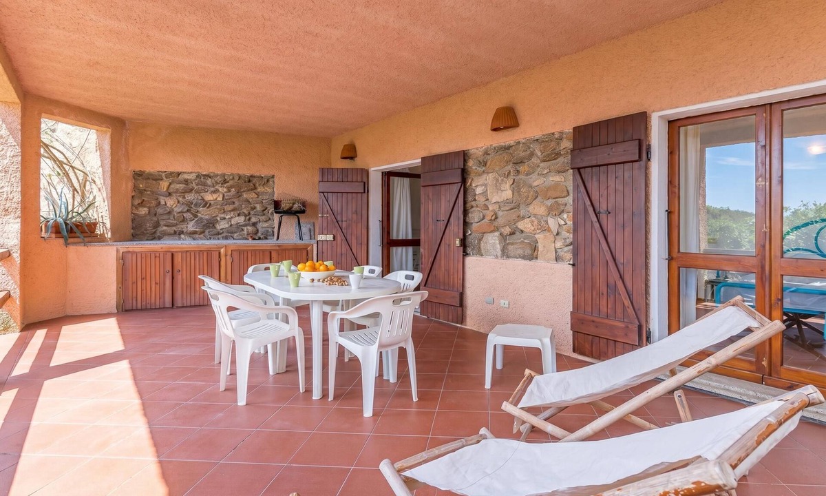 Baia Caddinas Apartment | Erica Piano Terra 150m From the Beach, Golfo Aranci, Italy