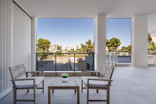 Municipio 2 Apartment | Felice 107 - Apartment with Terrace + Free parking