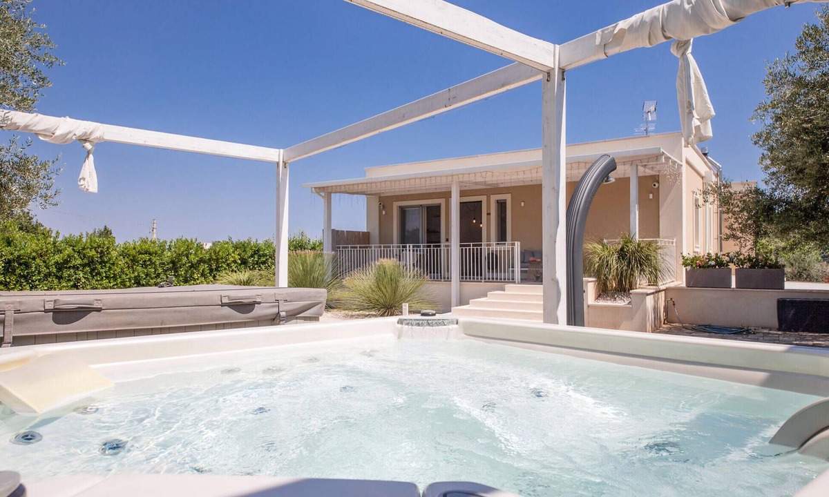 Laureto Apartment | Gorgeous apartment in Fasano with WiFi