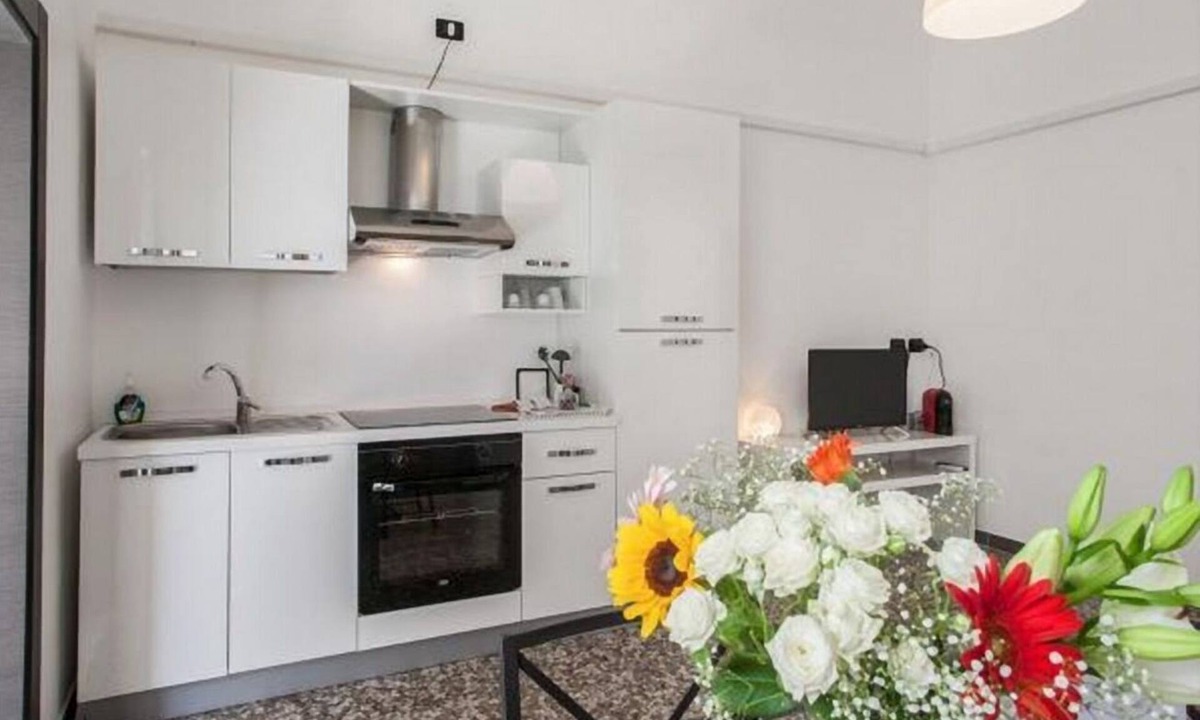 Municipio 1 Apartment | GuestHost - 11 Apt x 4 with balcony and A/C! FREE-WIFI