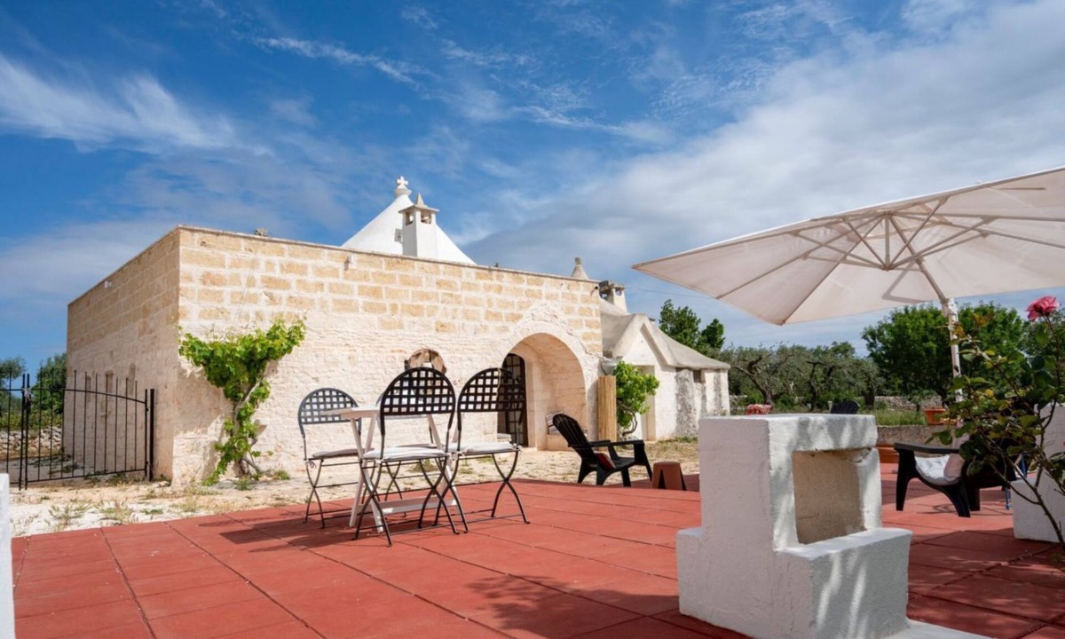 L'Assunta Apartment | GuestHost - Charming independent trullo of about 45 sqm, able to accommodate up to 3 people and perfect for those who want to immerse themselves in an authentic Apulian experience.The property is located in the hinterland of Monopoli, in a context immers