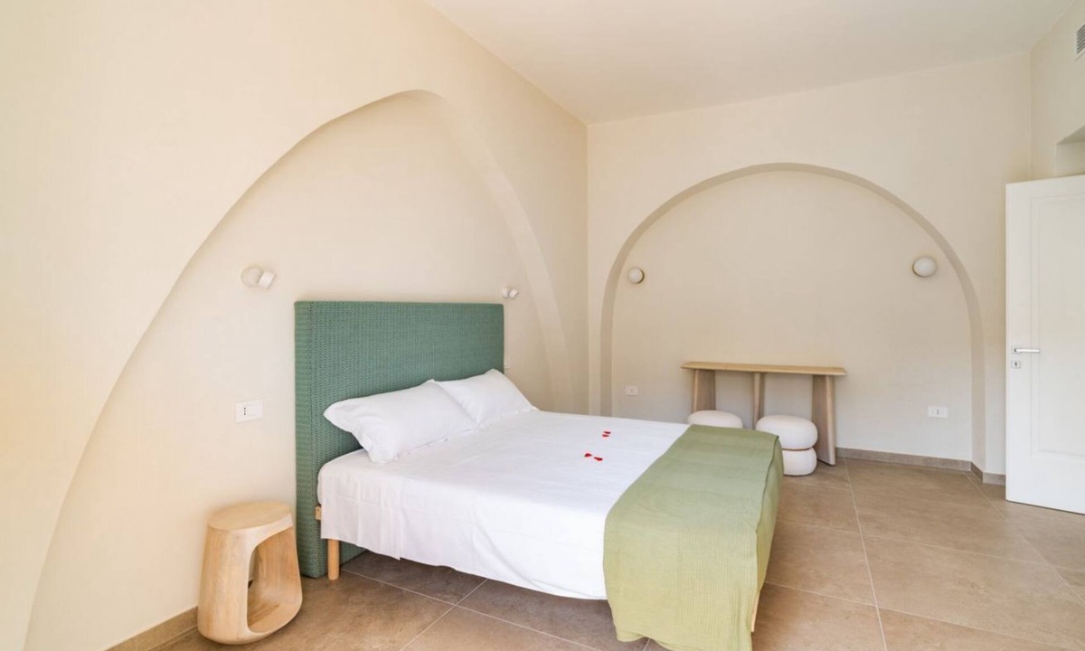 Trani Apartment | GuestHost - Stylish and comfortable of approximately 55 sqm apartment, accommodating up to 4 people, on the first floor of a four-story building with NO elevator (access via stairs).The property is located a stone's throw from Trani's city center and the
