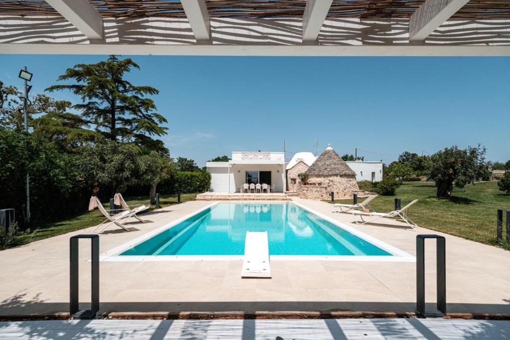 Gioia del Colle Villa | HelloAPULIA - Design Trulli Sampaolo with private pool - heated on request - Pet Friendly