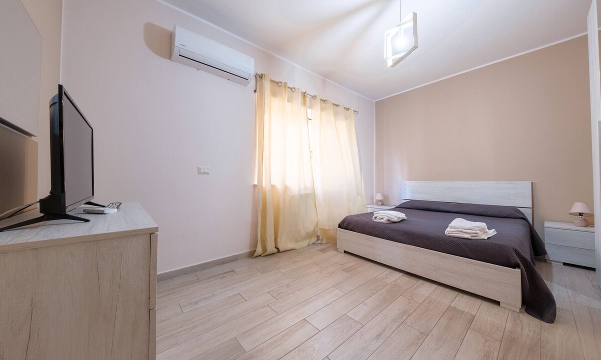 Province of Messina Apartment | Holiday Apartment "Damilhouse 4" with Balcony & Wi-Fi