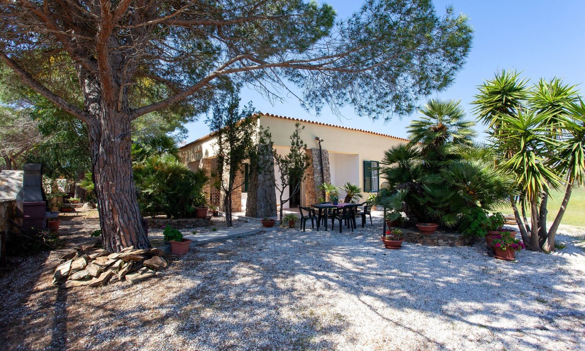 Cala Liberotto House | Holiday Home 'Casa Maria' Near the Beach and Pet-Friendly