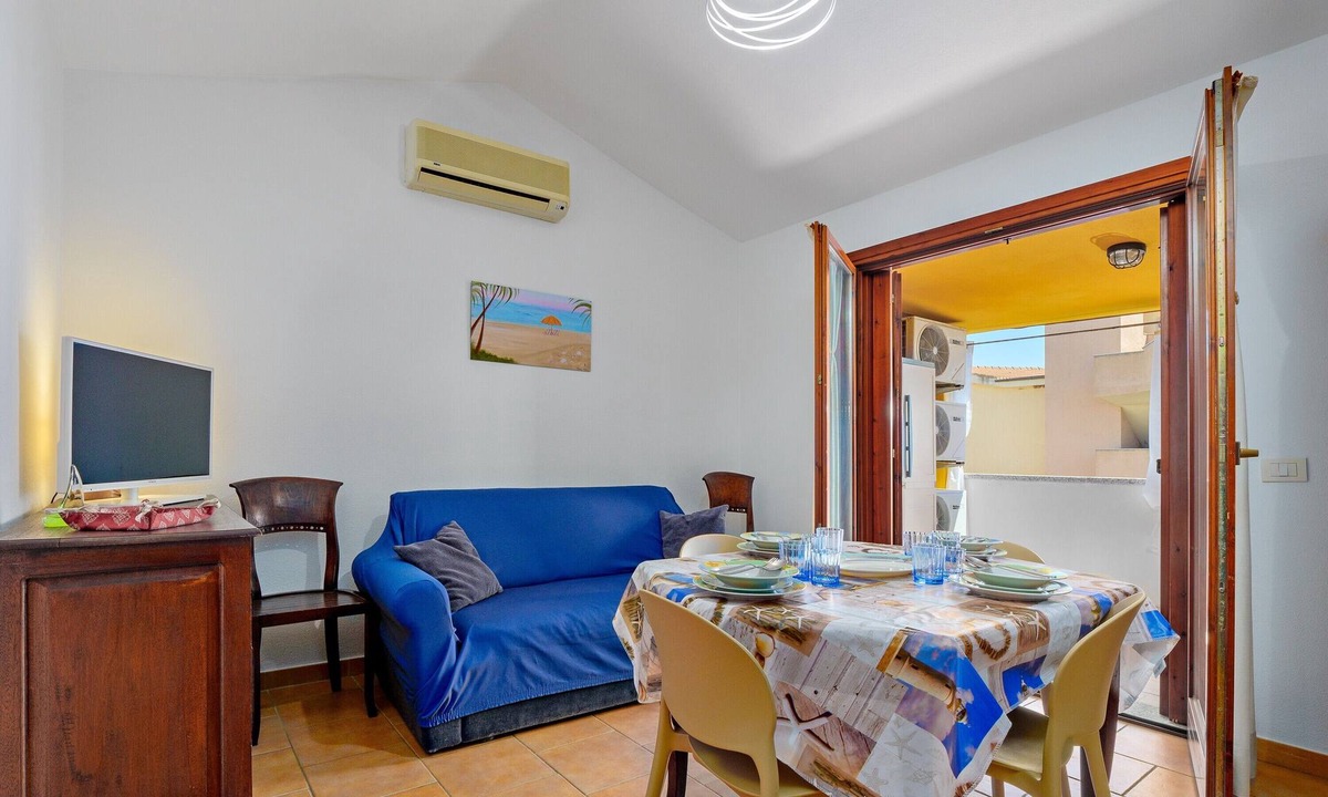 Olbia Apartment | Holiday Home 'Casa Vacanza Olbia Mare' with Sea View, Shared Garden & Air Conditioning