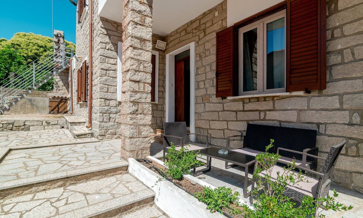 Aggius House | Holiday Home 'De Addis Guest House' with Private Terrace and Wi-Fi