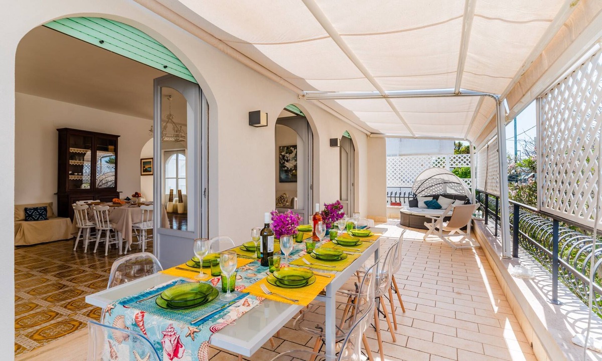 Porto Cesareo House | Holiday Home 'Lola' with Private Terrace, Private Garden and Air Conditioning