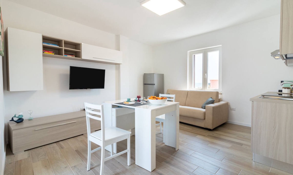 Torre a Mare House | Holiday Home 'Suite N12 - Luxury Apartment' with Sea View, Wi-Fi and Air Conditioning
