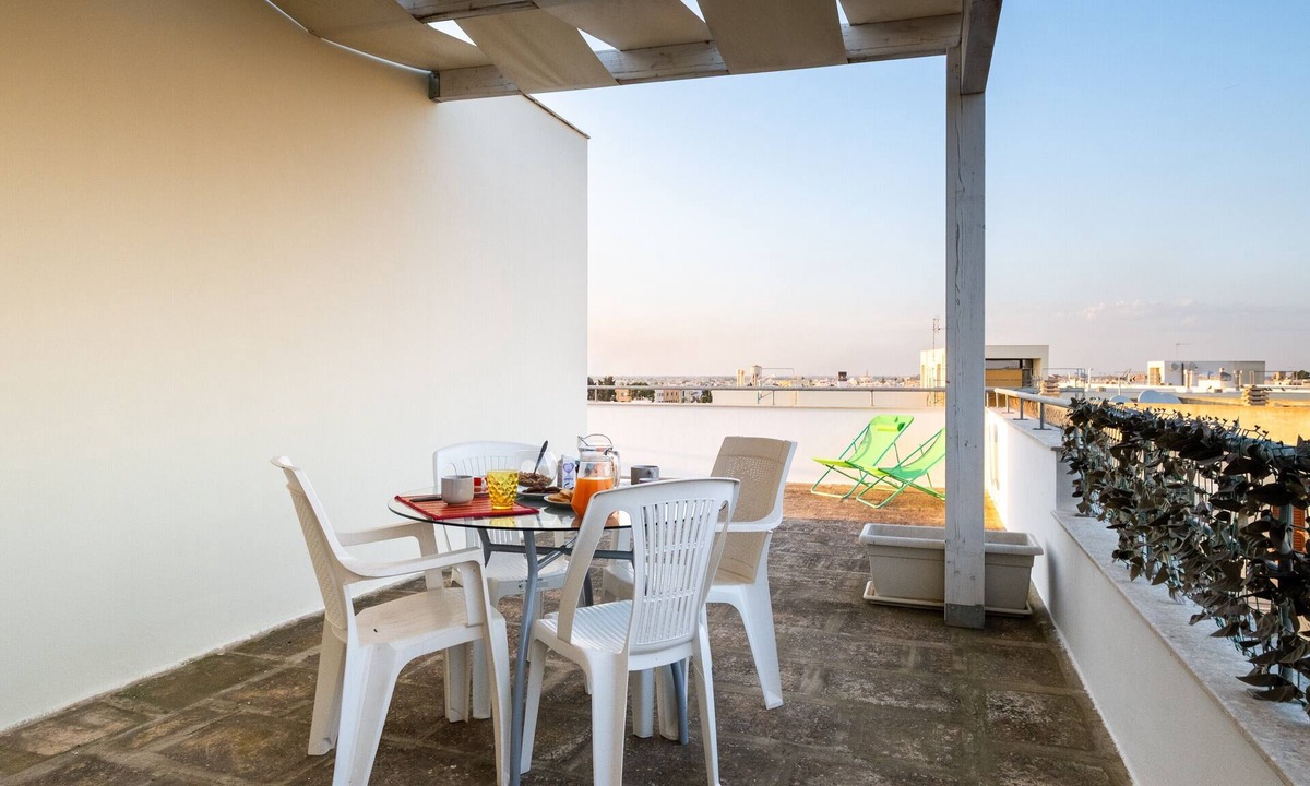 Nardo House | Holiday Home 'Tramonti' with Private Terrace and Air Conditioning
