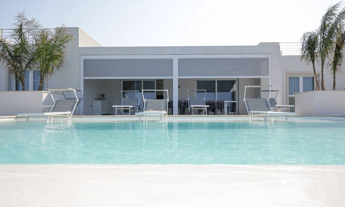 Ugento Villa | Independent Villa with Pool, Sea View, Wi-Fi, and Air Conditioning
