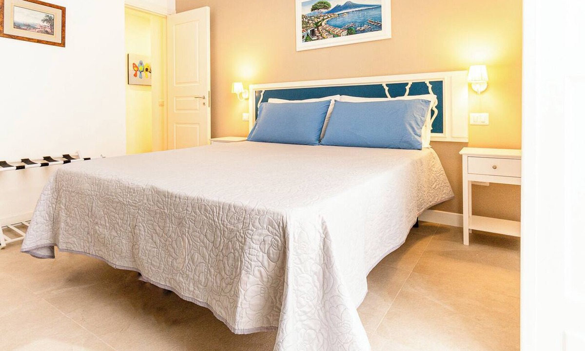 Montecalvario Apartment | L'Orchidea al Museo cozy city-center apartment for families and friends
