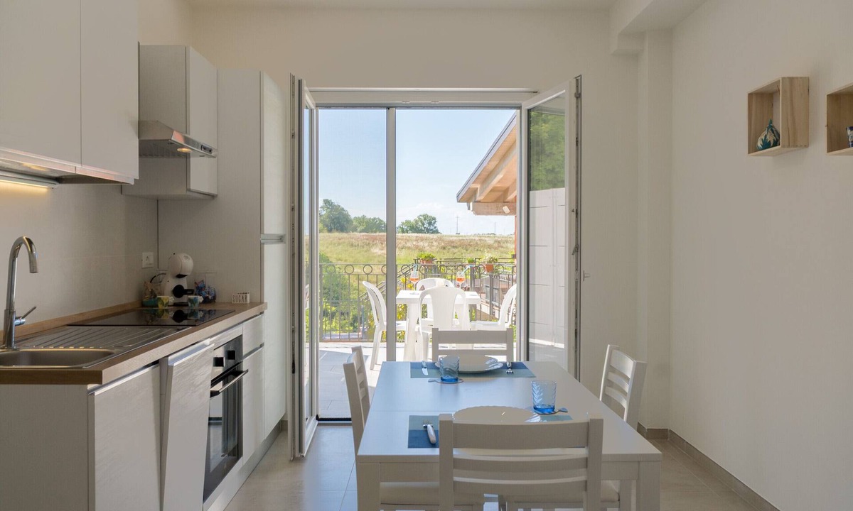 Rocca San Giovanni Apartment | La Dimona Nel Borgo - Appartamento La Loggia