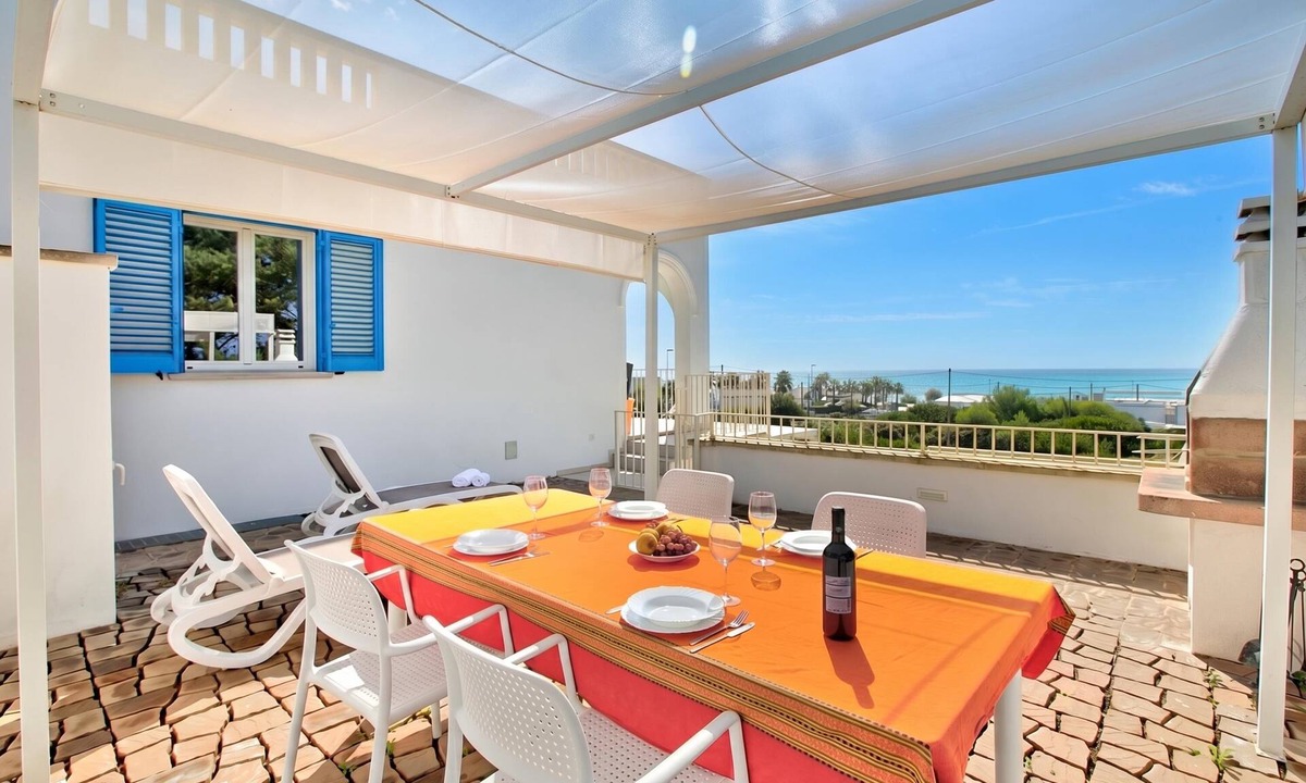 Marina di Pescoluse Apartment | La Primula Apartment 2 with Sea-View, Salve, Italy